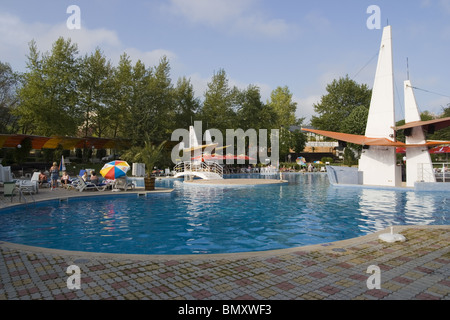 Albena Resort sul Mar Nero, piscina dell'Hotel Ralitsa, Balcani, Bulgaria, Europa dell'Est Foto Stock