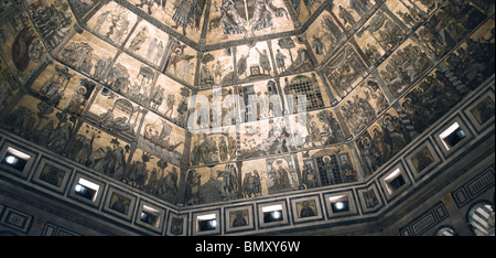 Battistero di San Giovanni: dettaglio del mosaico dorato soffitto Foto Stock