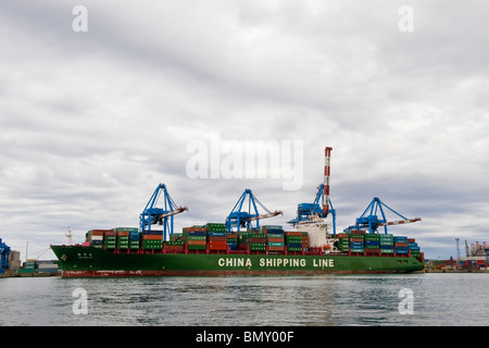 Cina linea di spedizione, il porto navale di Genova, Italia Foto Stock