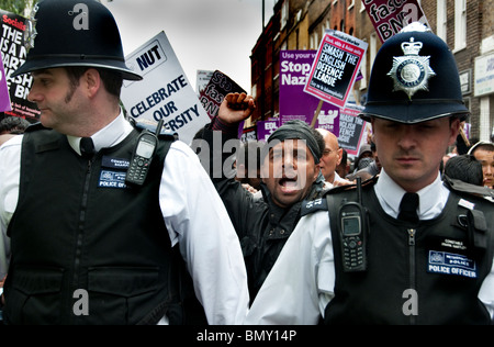 East End di Londra marzo e di protesta contro il razzismo e il fascismo. Foto Stock