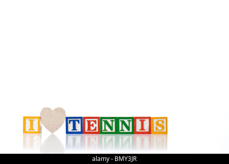 Colorata per bambini ortografia blocchi io amo il tennis con palla da tennis Foto Stock