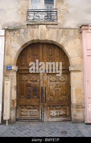 Porta Rue du Temple Street Le Marais Quartiere centrale di Parigi Francia Europa Foto Stock