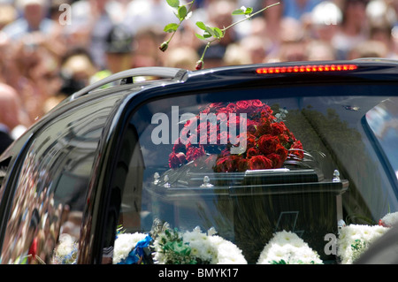 Funerali di ex Stereophonics batterista Stuart cavo nella sua città natale di Aberdare nel Galles del Sud delle Valli. Foto Stock