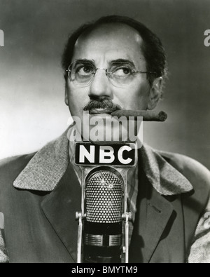 JULIUS 'Groucho Marx' (1890-1977) comico americano e uno dei fratelli Marx Foto Stock