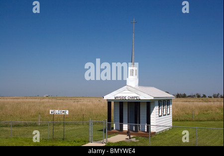 Sul ciglio della strada cappella minuscola chiesa in corrispondenza di una zona di riposo sull'autostrada nel Lago Bianco Dakota del Sud Foto Stock