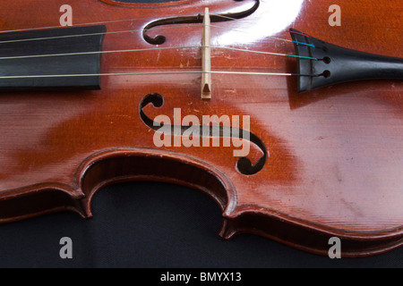 Un violino Stradivari, e i dettagli di etichetta interna Antonius Stradivarius Cremonensis. Cremona 104948 orizzontale Foto Stock