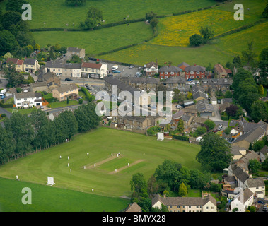 Villaggio partita di cricket, Killinghall, Nr Harrogate North Yorkshire, nell'Inghilterra del Nord Foto Stock