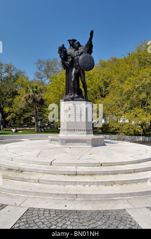 Monumento ai difensori Confederati di Charleston nel punto di bianco giardini e Battery Park a Charleston, Carolina del Sud Foto Stock