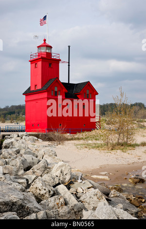 Il Big Red Lighthouse Lake Michigan mi Holland State Park Great Lakes immagini immagini foto formato verticale ad alta risoluzione negli Stati Uniti ad alta risoluzione Foto Stock