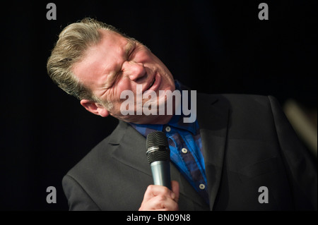 Mark Kermode parla di sua vita a Hay Festival 2010 Hay on Wye Powys Wales UK Foto Stock