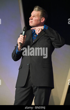 Mark Kermode parla di sua vita a Hay Festival 2010 Hay on Wye Powys Wales UK Foto Stock