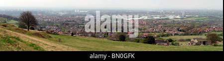 Regno Unito, Inghilterra, Cheshire, vista panoramica dalla cresta Werneth affacciato su Hyde e Stockport Foto Stock