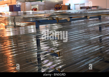 Israele, Bet Shemesh, Solel Industries è un produttore di collettori solari per campi solari nel mondo. Foto Stock