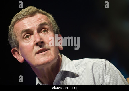 Storico dell arte e Direttore del British Museum Neil MacGregor parlando a Hay Festival 2010 Hay on Wye Powys Wales UK Foto Stock