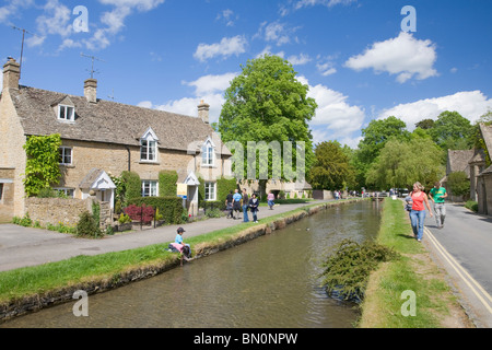 Lower Slaughter village, Gloucestershire Foto Stock