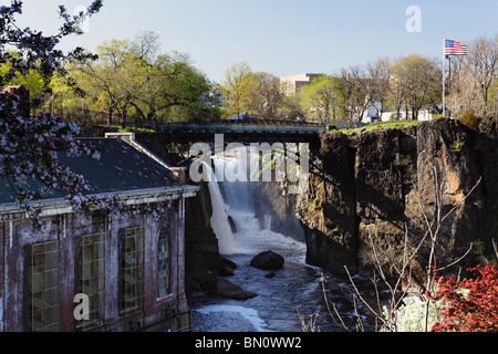 Angolo Alto Vista la grande Cascate del Fiume Passaic, Paterson, New Jersey Foto Stock