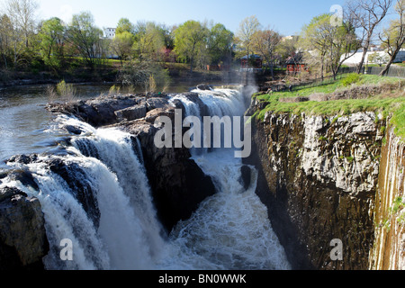 Angolo Alto Vista la grande Cascate del Fiume Passaic, Paterson, New Jersey Foto Stock