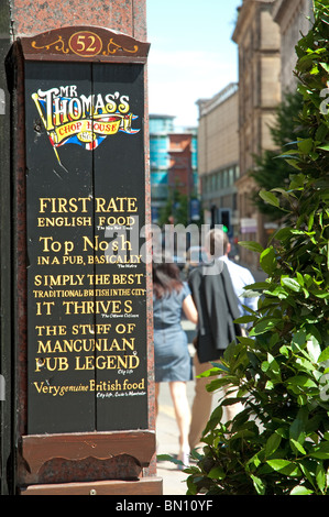 Cartello in ingresso al Signor Thomas's Chop House,Cross Street,Manchester.pub e ristorante dal 1870, Il Grade ii Listed è un edificio. Foto Stock