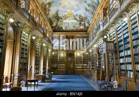 Libreria di Strahov - originale armadi in stile barocco, Praga Foto Stock