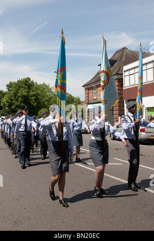 A nord est di Londra "Forze Armate giorno" Parade Station Road, North Chingford, London Borough of Waltham Forest. Foto Stock