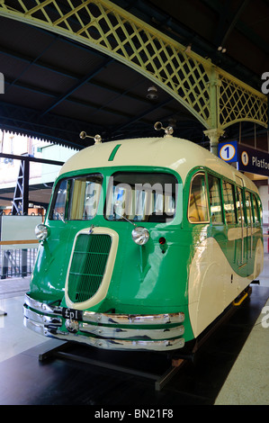 Vecchio vagone ferroviario o railbus, ora conservati. Foto Stock