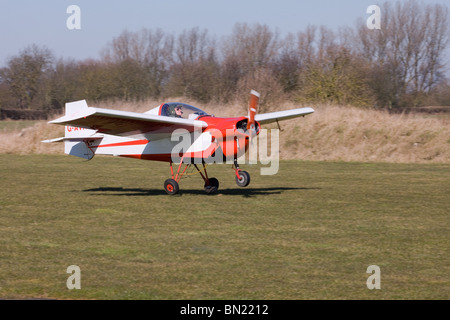 Ubriaco T66 RA45 serie 3 G DI pinza-AVXD in atterraggio a Breighton Airfield Foto Stock