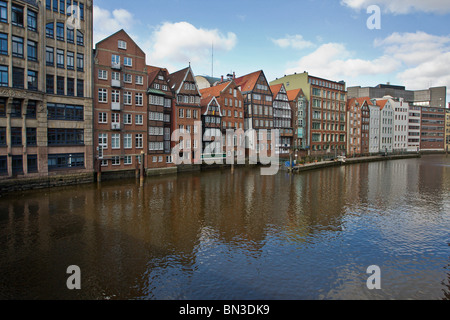 La linea di case a Nikolaifleet, Amburgo, Germania Foto Stock