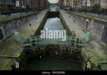 Ecluse du Canal Saint Martin Parigi Foto Stock