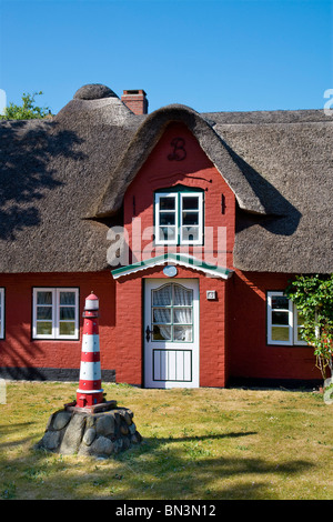 Con tetto di paglia in casa, Norddorf Amrum, Schleswig-Holstein, Germania Foto Stock