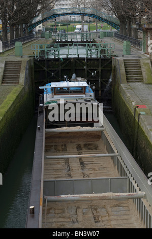 Ecluse du Canal Saint Martin Parigi Foto Stock