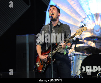 James Cook di Delphic sul John Peel Stage a Glastonbury Foto Stock