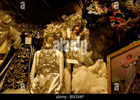 Mardi Gras museo di Imperial Calcasieu a lettere e filosofia centro in Lake Charles LA possiede il più grande display del costume nel mondo Foto Stock