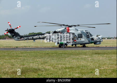 Immagine di uno dei Royal Navys' Black Cats Lynx Duo Team Display Helecopters Foto Stock