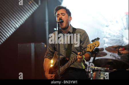 James Cook di Delphic sul John Peel Stage a Glastonbury Foto Stock