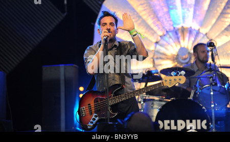 James Cook di Delphic sul John Peel Stage a Glastonbury Foto Stock