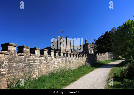 Ripley Castelli pietra perimetro murato confine, Ripley Village, Yorkshire Dales, England, Regno Unito Foto Stock