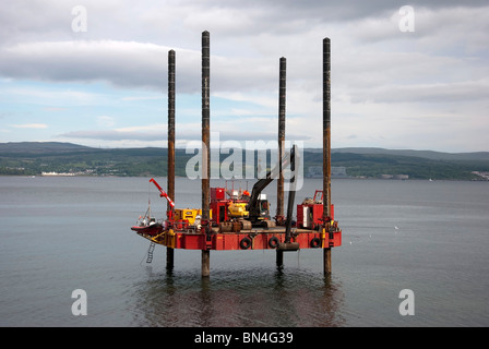 Quattro zampe Jack up Rig Firth of Clyde Dunoon costa ovest della Scozia Foto Stock