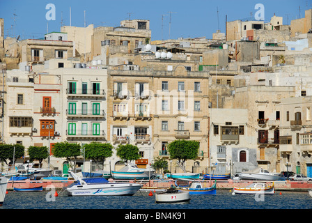 MALTA. Vista su Dockyard Creek dalla Vittoriosa (Birgu) di Senglea (L-Isla). 2010. Foto Stock