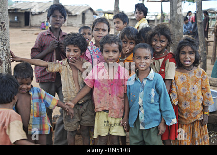 I bambini del villaggio in Madhya Pradesh Foto Stock