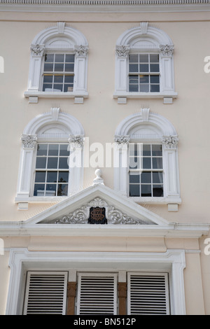 Parte della facciata anteriore sopra l'ingresso the Avon Gorge Hotel, Clifton, Inghilterra. Foto Stock