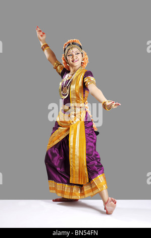 Chittasvaram una postura in bharat natyam Foto Stock