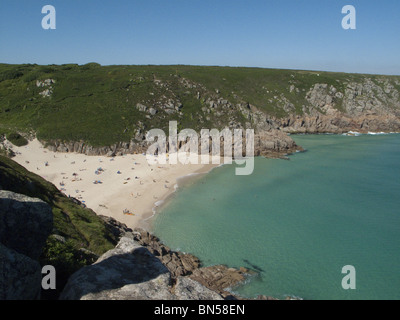 Cornwall Inghilterra Porthcurno Bay beach roccia mare canale inglese oceano Atlantico Foto Stock