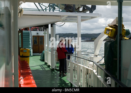 Sul traghetto Caledonian MacBrayne, l'"Isola di Mull", in partenza da Oban, in direzione dell'Isola di Mull, Scozia, Regno Unito Foto Stock