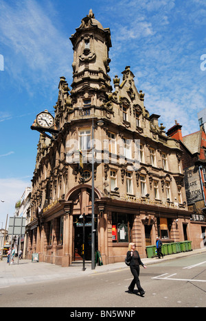 I vitigni public house su Lime Street in Liverpool aperto da Albert vitigni nel 1867, preso in consegna dal Walkers Brewery ( Warrington ) Foto Stock