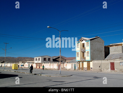 Una strada di Uyuni vicino al Salar de Uyuni in Bolivia Foto Stock