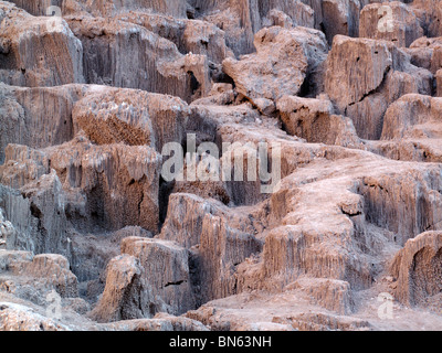 Formazioni di roccia nella Valle de Luna o Valle della Luna vicino a San Pedro de Atacama in Cile Foto Stock