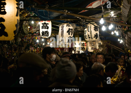 Santuario Hanazono Tori no ichi, Tokyo Giappone. Foto Stock