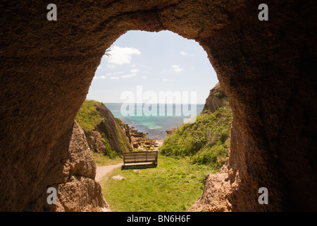 Cornish costa al Porthgwarra vicino al Lands End, Regno Unito. Foto Stock