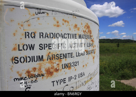 Vecchi materiali radioattivi contenitore di trasporto Fernald ex uranio processing facility Superfund Cleanup sito Foto Stock