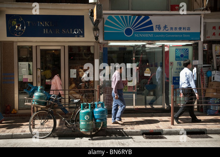 Hong Kong, 13 Novembre, 2007 Shau Kei Wan strada principale sul lato est dell'Isola di Hong Kong. Foto Stock